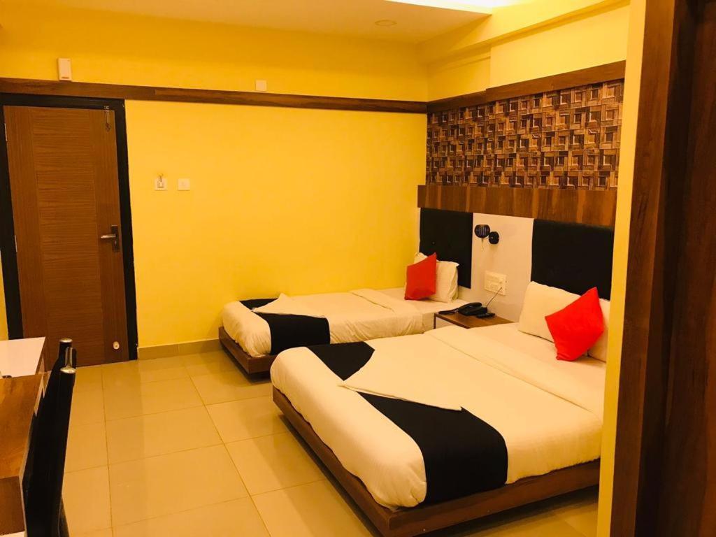 Hotel Keerthana Puttur Puttur  Exterior photo